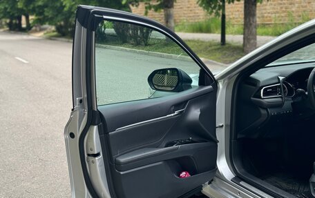 Toyota Camry, 2018 год, 2 999 999 рублей, 19 фотография