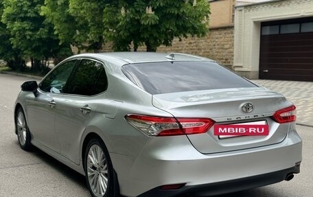 Toyota Camry, 2018 год, 2 999 999 рублей, 9 фотография