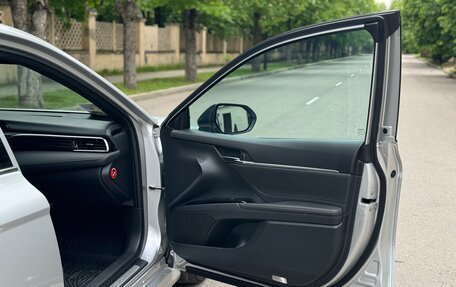 Toyota Camry, 2018 год, 2 999 999 рублей, 23 фотография