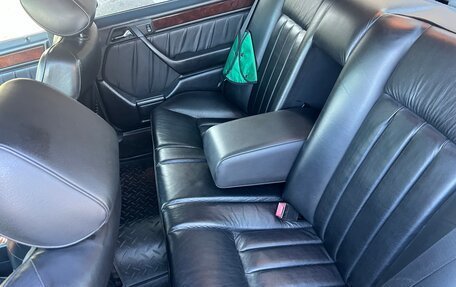 Mercedes-Benz E-Класс, 1994 год, 1 450 000 рублей, 6 фотография