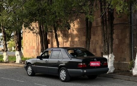 Mercedes-Benz E-Класс, 1994 год, 1 450 000 рублей, 2 фотография