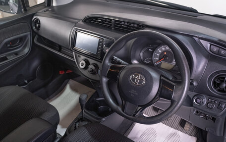 Toyota Vitz, 2019 год, 1 189 000 рублей, 8 фотография