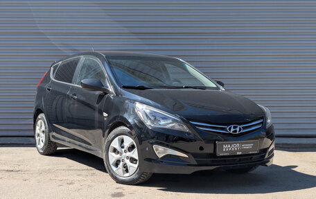 Hyundai Solaris II рестайлинг, 2015 год, 1 050 000 рублей, 3 фотография