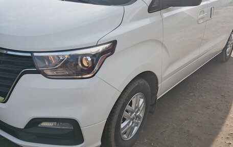 Hyundai H-1 II рестайлинг, 2019 год, 2 900 000 рублей, 3 фотография