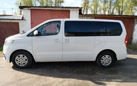 Hyundai H-1 II рестайлинг, 2019 год, 2 900 000 рублей, 5 фотография