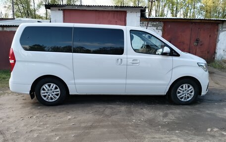 Hyundai H-1 II рестайлинг, 2019 год, 2 900 000 рублей, 9 фотография