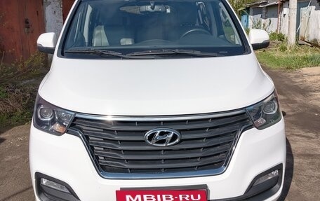 Hyundai H-1 II рестайлинг, 2019 год, 2 900 000 рублей, 11 фотография