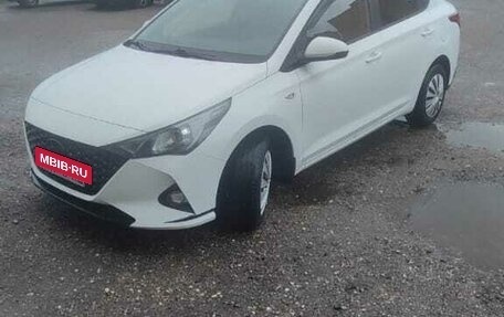 Hyundai Solaris II рестайлинг, 2021 год, 1 800 000 рублей, 3 фотография