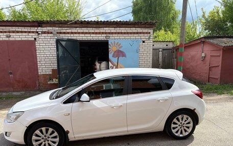 Opel Astra J, 2011 год, 650 000 рублей, 4 фотография