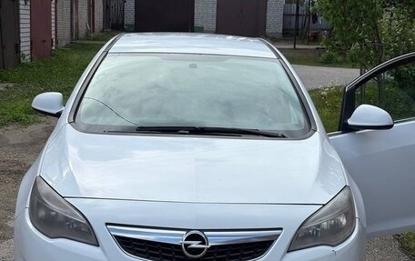 Opel Astra J, 2011 год, 650 000 рублей, 2 фотография