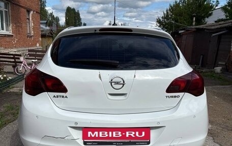 Opel Astra J, 2011 год, 650 000 рублей, 3 фотография