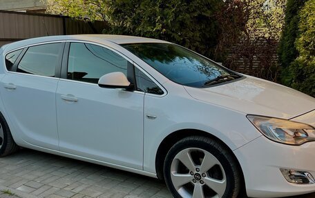 Opel Astra J, 2010 год, 750 000 рублей, 3 фотография