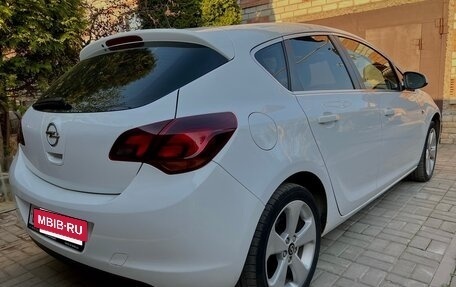 Opel Astra J, 2010 год, 750 000 рублей, 4 фотография