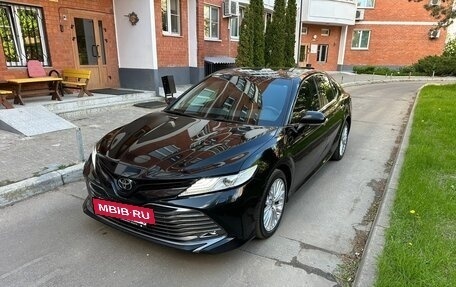 Toyota Camry, 2021 год, 3 750 000 рублей, 3 фотография