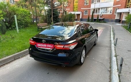 Toyota Camry, 2021 год, 3 750 000 рублей, 5 фотография
