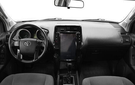 Toyota Land Cruiser Prado 150 рестайлинг 2, 2013 год, 3 082 000 рублей, 6 фотография