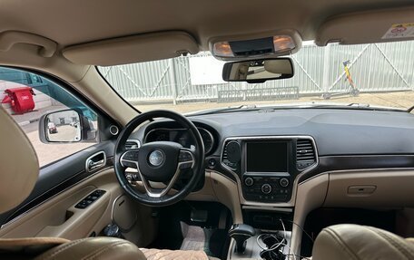 Jeep Grand Cherokee, 2014 год, 2 270 000 рублей, 19 фотография
