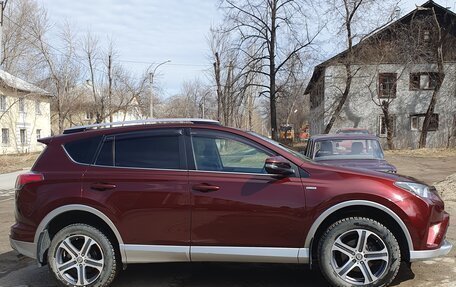 Toyota RAV4, 2017 год, 3 100 000 рублей, 2 фотография