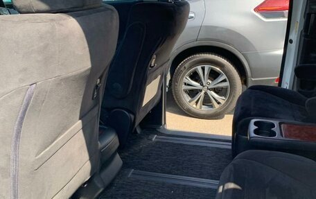 Toyota Vellfire I, 2011 год, 2 800 000 рублей, 17 фотография