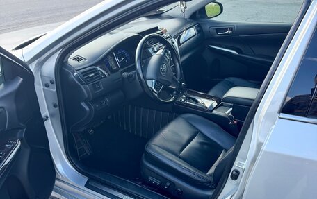 Toyota Camry, 2015 год, 1 900 000 рублей, 7 фотография