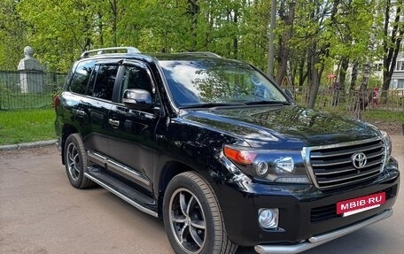 Toyota Land Cruiser 200, 2014 год, 4 900 000 рублей, 3 фотография
