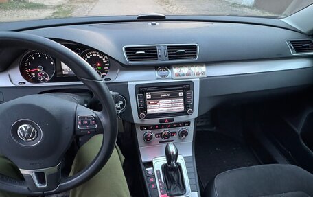 Volkswagen Passat B7, 2013 год, 2 099 000 рублей, 6 фотография