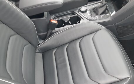 Volkswagen Tiguan II, 2021 год, 4 150 000 рублей, 19 фотография