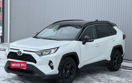 Toyota RAV4, 2020 год, 2 500 000 рублей, 7 фотография