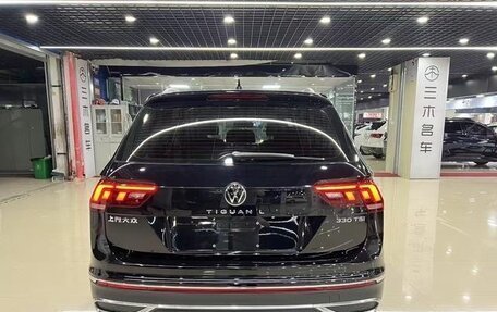 Volkswagen Tiguan II, 2022 год, 2 660 000 рублей, 4 фотография