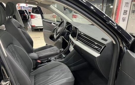 Volkswagen Tiguan II, 2022 год, 2 660 000 рублей, 9 фотография