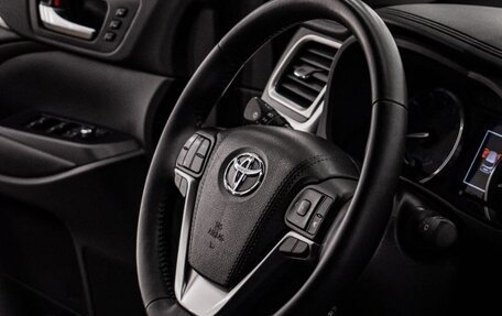 Toyota Highlander III, 2018 год, 4 750 000 рублей, 3 фотография