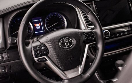 Toyota Highlander III, 2018 год, 4 750 000 рублей, 5 фотография