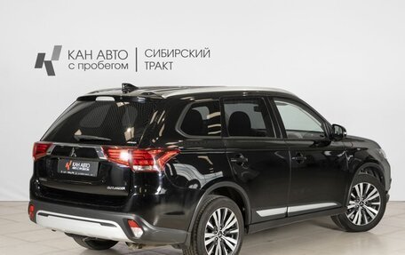 Mitsubishi Outlander III рестайлинг 3, 2019 год, 2 095 000 рублей, 2 фотография