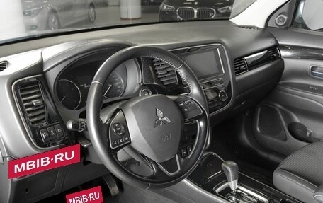 Mitsubishi Outlander III рестайлинг 3, 2019 год, 2 095 000 рублей, 4 фотография