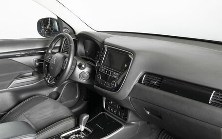 Mitsubishi Outlander III рестайлинг 3, 2019 год, 2 095 000 рублей, 5 фотография