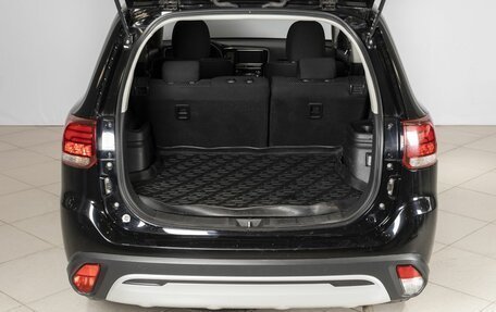Mitsubishi Outlander III рестайлинг 3, 2019 год, 2 095 000 рублей, 14 фотография