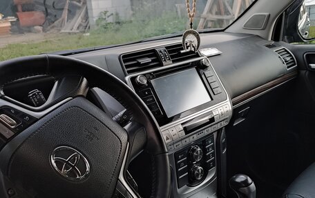 Toyota Land Cruiser Prado 150 рестайлинг 2, 2018 год, 6 450 000 рублей, 4 фотография