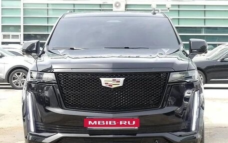 Cadillac Escalade V, 2022 год, 11 355 602 рублей, 2 фотография
