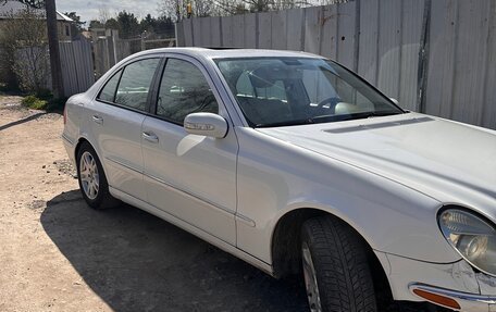 Mercedes-Benz E-Класс, 2005 год, 1 000 000 рублей, 9 фотография