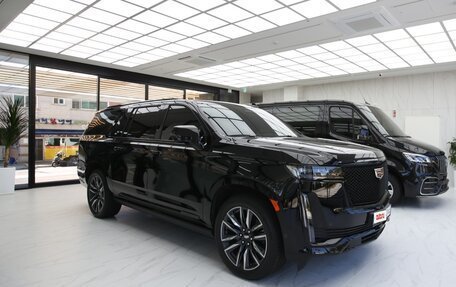 Cadillac Escalade V, 2022 год, 15 458 294 рублей, 2 фотография