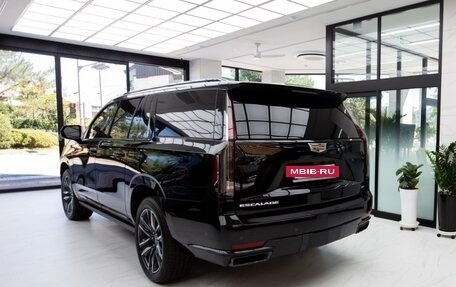 Cadillac Escalade V, 2022 год, 15 458 294 рублей, 3 фотография