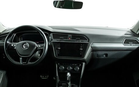 Volkswagen Tiguan II, 2019 год, 2 369 000 рублей, 13 фотография