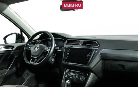 Volkswagen Tiguan II, 2019 год, 2 369 000 рублей, 9 фотография