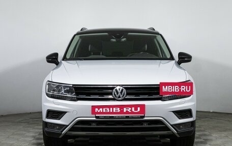 Volkswagen Tiguan II, 2019 год, 2 369 000 рублей, 2 фотография
