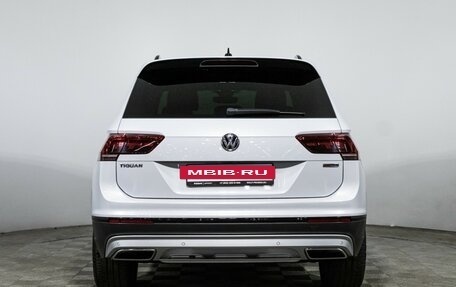 Volkswagen Tiguan II, 2019 год, 2 369 000 рублей, 6 фотография
