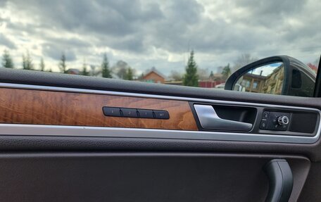 Volkswagen Touareg III, 2013 год, 1 985 000 рублей, 17 фотография