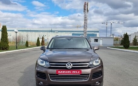 Volkswagen Touareg III, 2013 год, 1 985 000 рублей, 4 фотография
