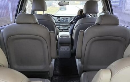 KIA Carnival III, 2018 год, 1 270 000 рублей, 2 фотография