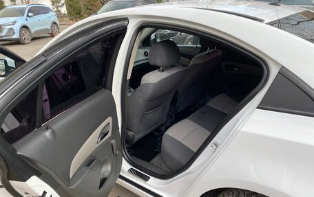 Chevrolet Cruze II, 2010 год, 689 000 рублей, 9 фотография