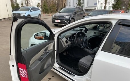 Chevrolet Cruze II, 2010 год, 689 000 рублей, 8 фотография